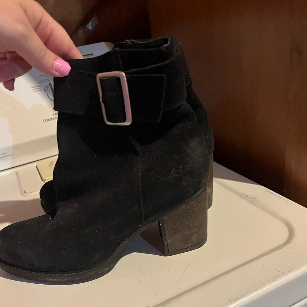 Heeled boots from winners